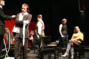 Das Ensemble vom Institut fÃ¼r Schauspiel Drama und Film